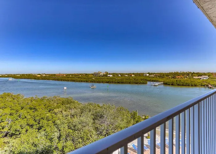 508 Bayshores Yacht Tennis Club * Clearwater Beach
