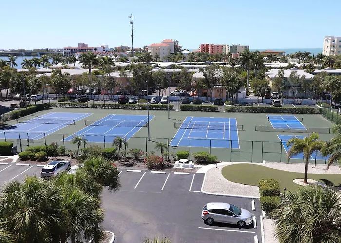 508 Bayshores Yacht Tennis Club *